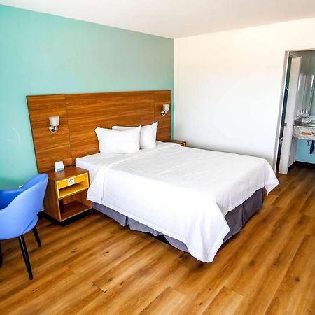 Beyond Stay Hotel Victorville Downtown Zewnętrze zdjęcie