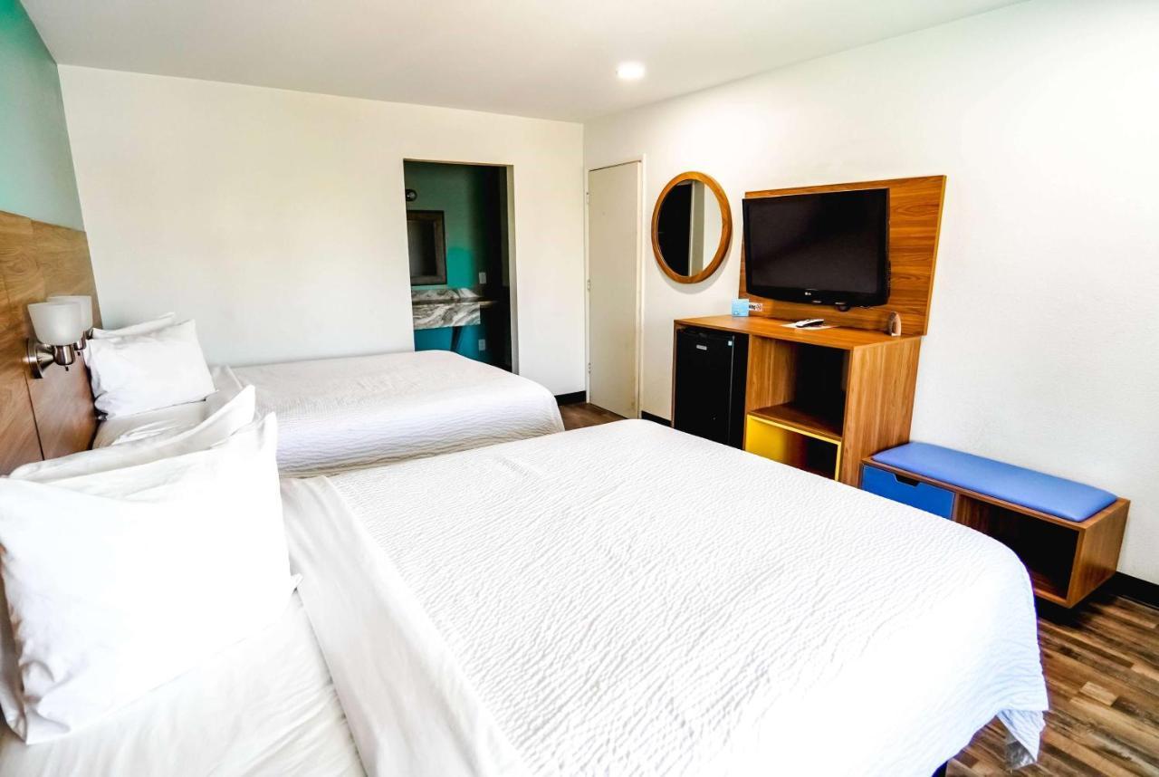 Beyond Stay Hotel Victorville Downtown Zewnętrze zdjęcie